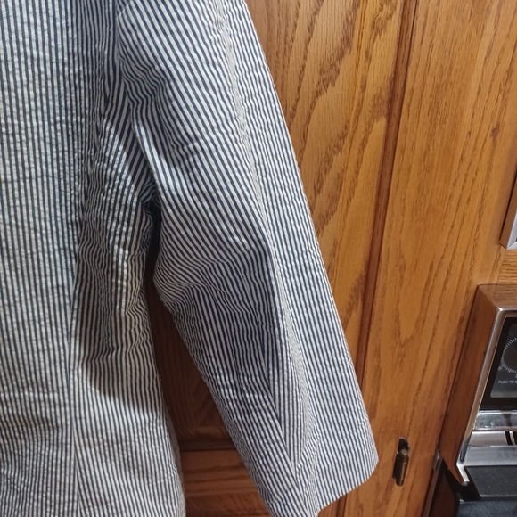 BRITISH KHAKI BLUE WHITE STRIPE SEERSUCKER COTTON BLAZER NWT SIZE MEDIUM - Picture 7 of 16